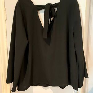 Double V neck with shoulder span bow & 3/4 length sleeves from ELOQUII size 18.